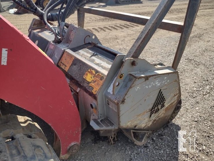 2013-takeuchi-tl12-image-16