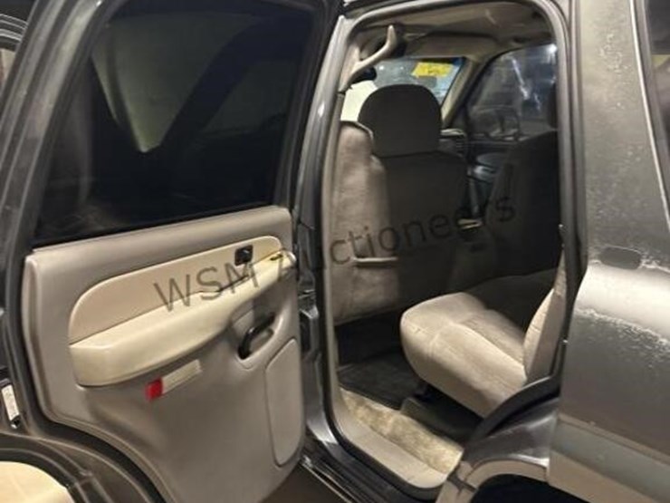 2001-chevrolet-tahoe-image-29