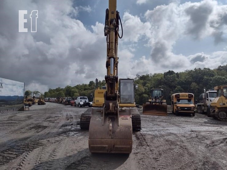 komatsu-pc290-lc-10-image-2