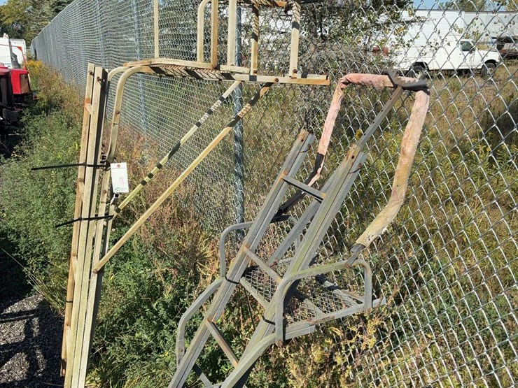 2-ladder-tree-stands-image-2