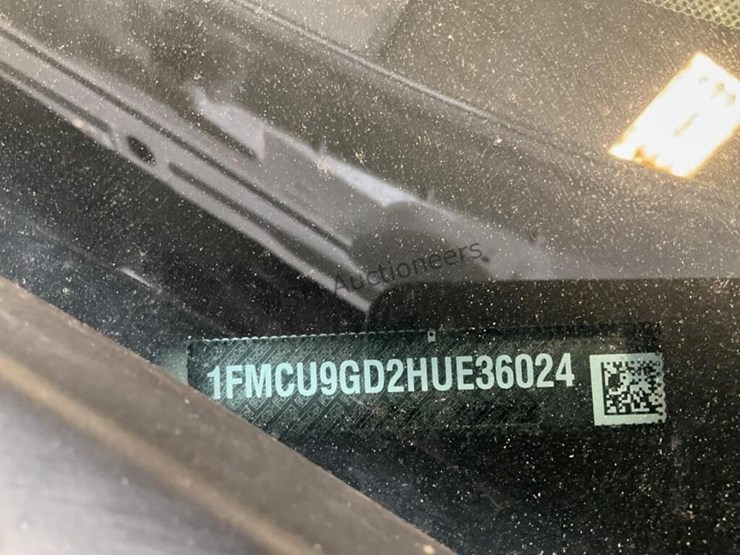 2017-ford-escape-se-image-12