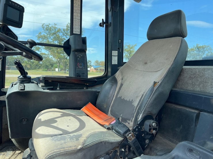 2012-deere-644k-image-29