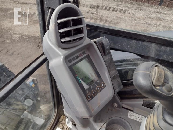 2022-deere-35g-image-8