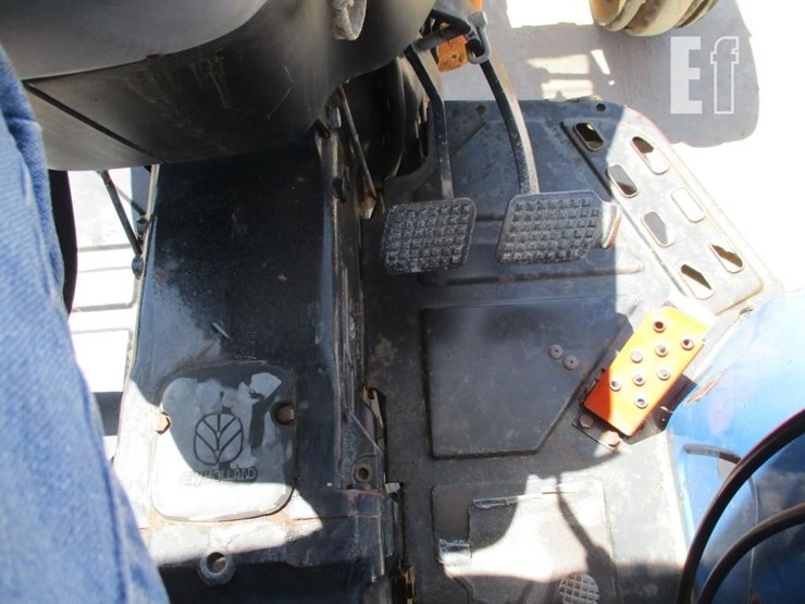 2005-new-holland-tn70-image-10