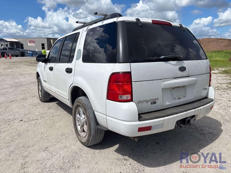 2005-ford-explorer-image-4