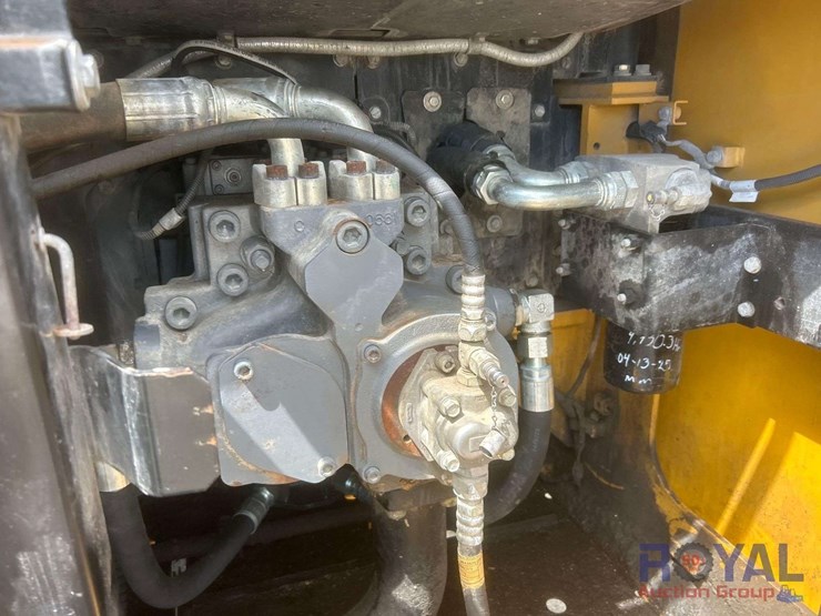 2018-deere-470g-lc-image-20