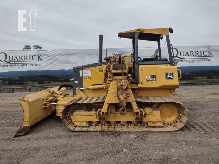 2007-deere-700j-lgp-image-1