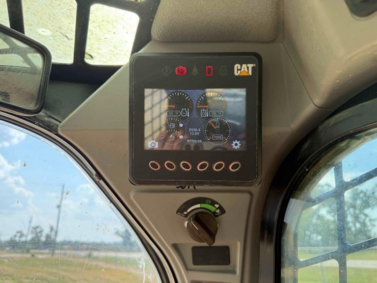 2018-caterpillar-299d2-xhp-image-28