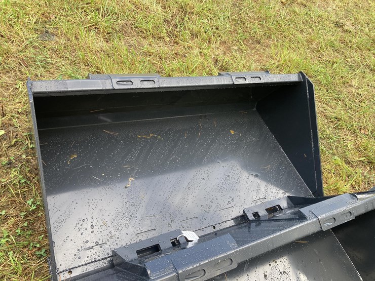wolverine-tdb-11-66w-68"-skid-steer-bucket-image-1