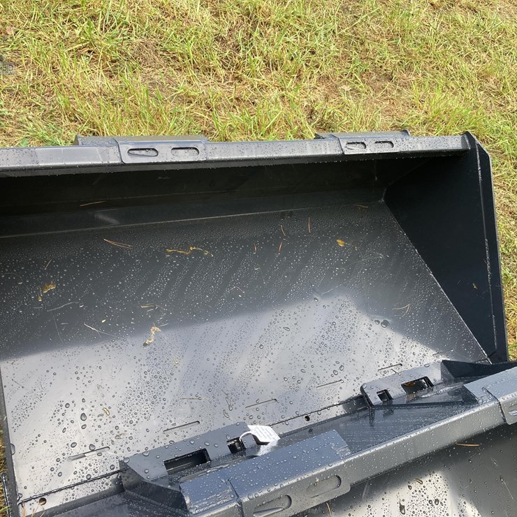 WOLVERINE TDB-11-66W 68" SKID STEER BUCKET
