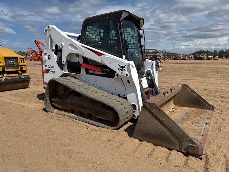2020-bobcat-t770-image-4
