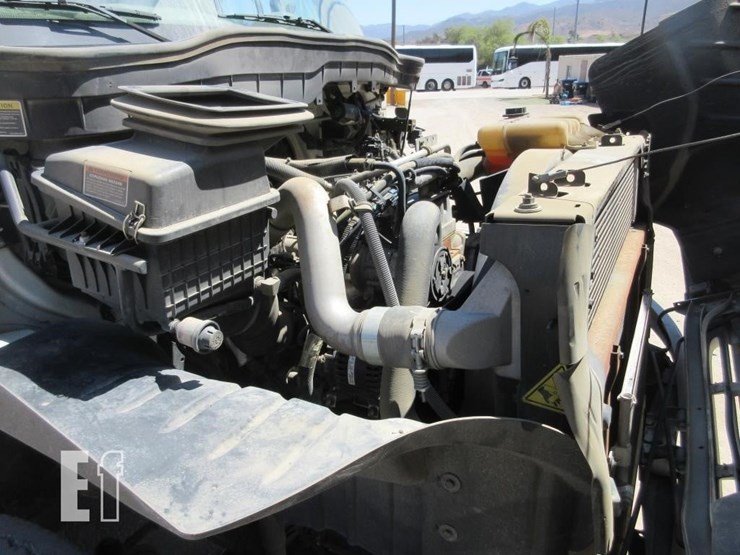 2014-international-durastar-4300-image-5