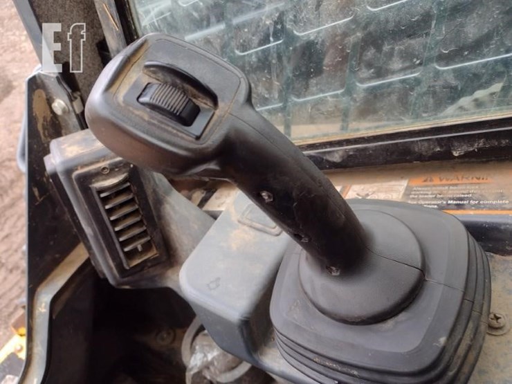 2022-deere-333g-image-9
