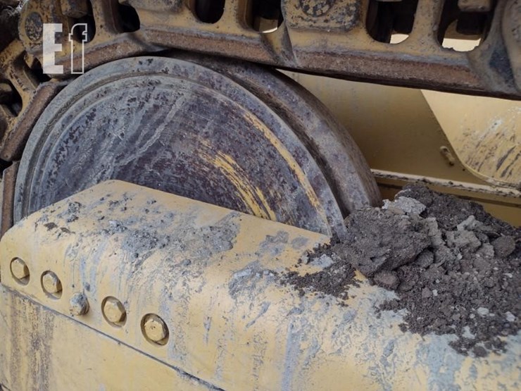 2007-deere-700j-lgp-image-27