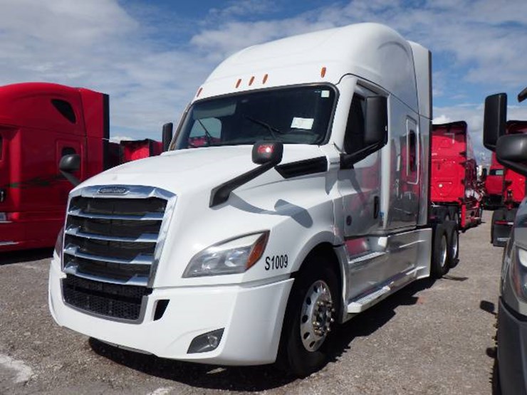 2022-freightliner-cascadia-126-image-1