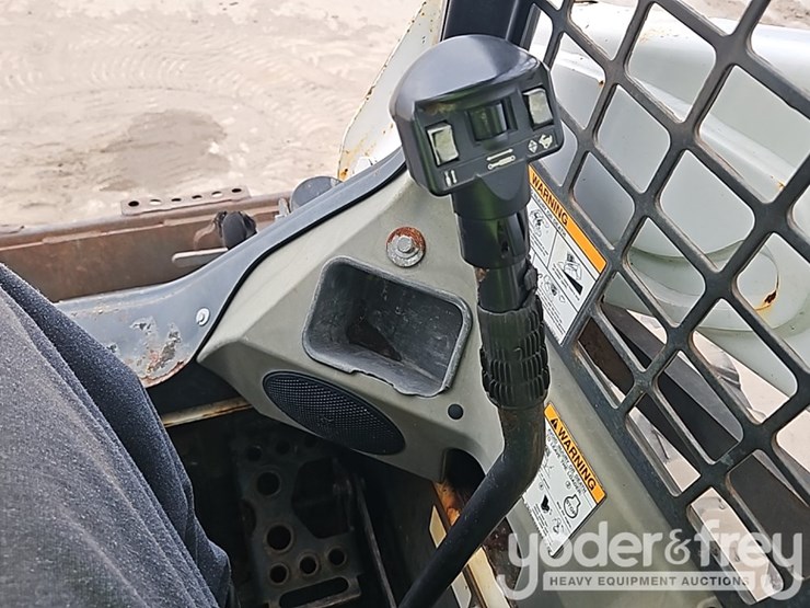 2014-bobcat-s530-image-16