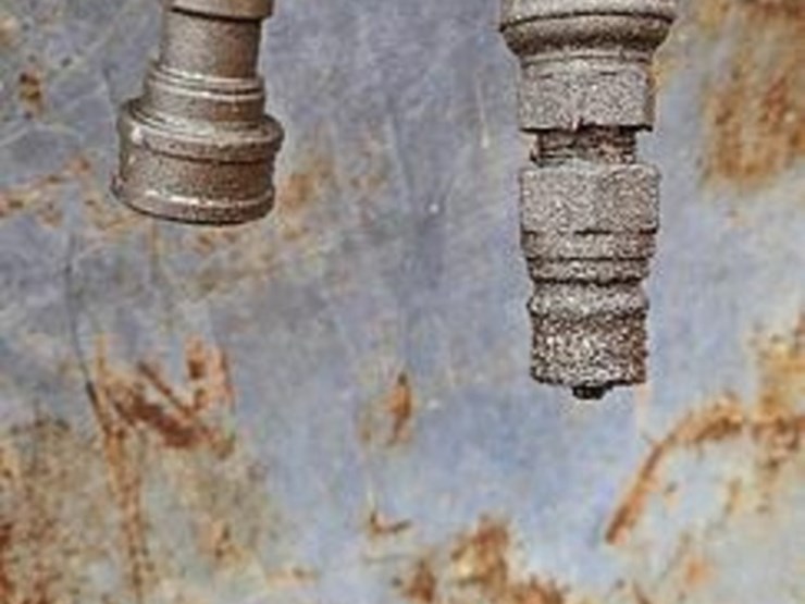 10'-clam-shell-loader-bucket-image-5