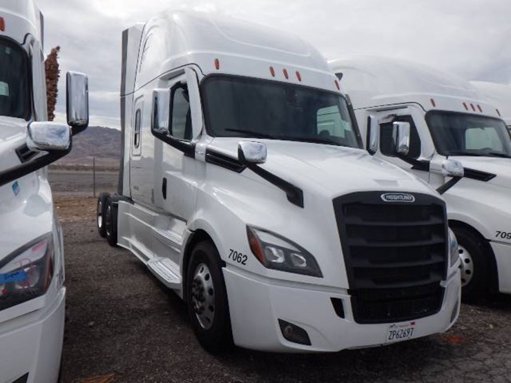2024-freightliner-cascadia-126-image-3