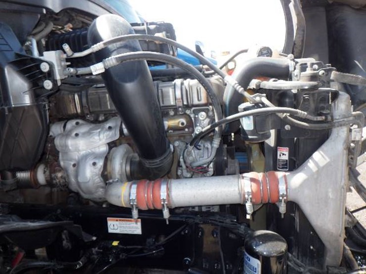 2021-freightliner-cascadia-126-image-22