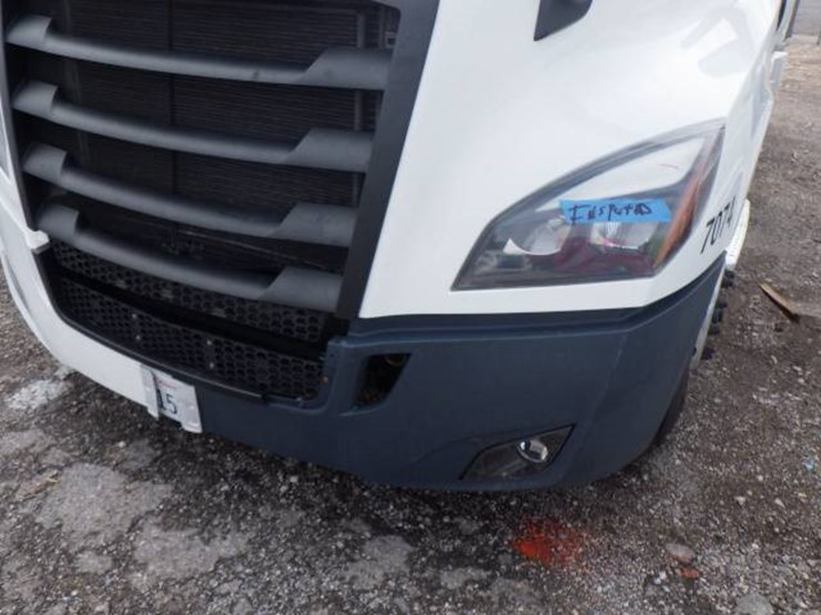 2024-freightliner-cascadia-126-image-3