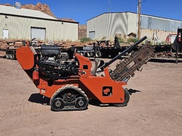 ditch-witch-rt12-image-1