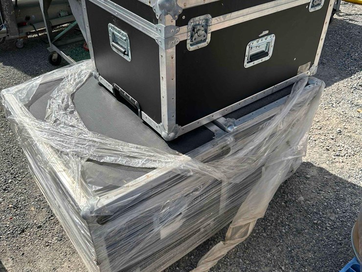 (3)-heavy-duty-equipment-case-35-1/2-l-x24-w-x-20-h-image-1