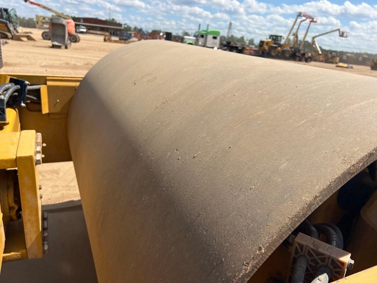 2019-caterpillar-cs44b-image-14