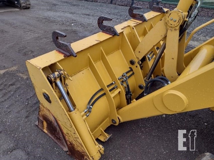 2004-caterpillar-416d-image-19