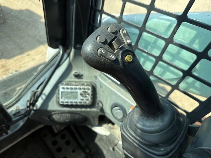 2016-bobcat-s770-image-29