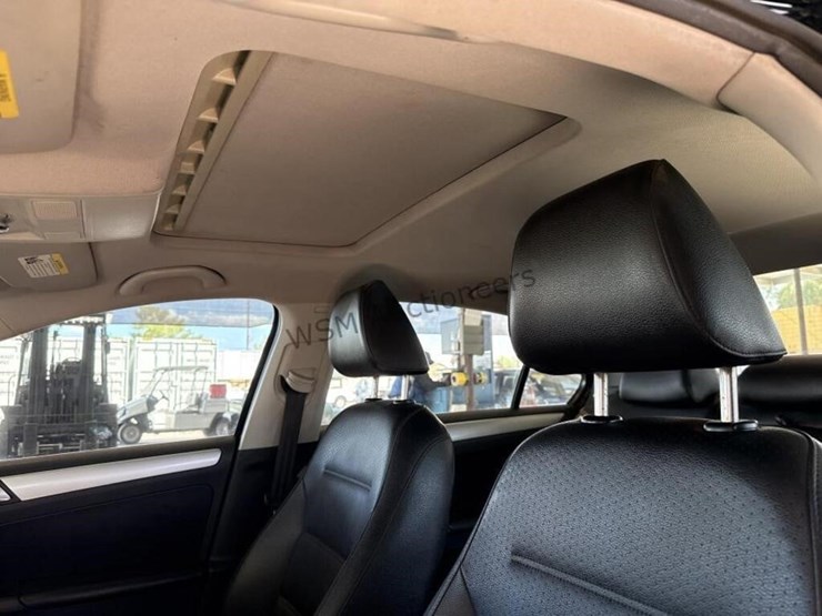 2013-volkswagen-jetta-sdn-image-19