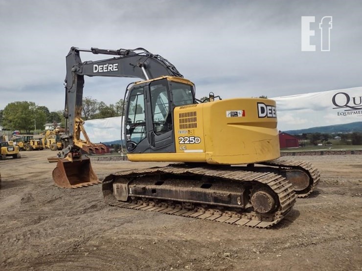 2011-deere-225d-lc-image-51