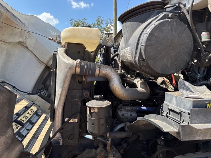2001-sterling-dump-truck-image-17