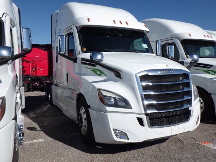 2022-freightliner-cascadia-126-image-3