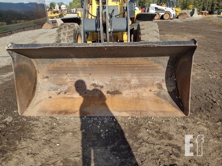 2015-deere-324k-image-14