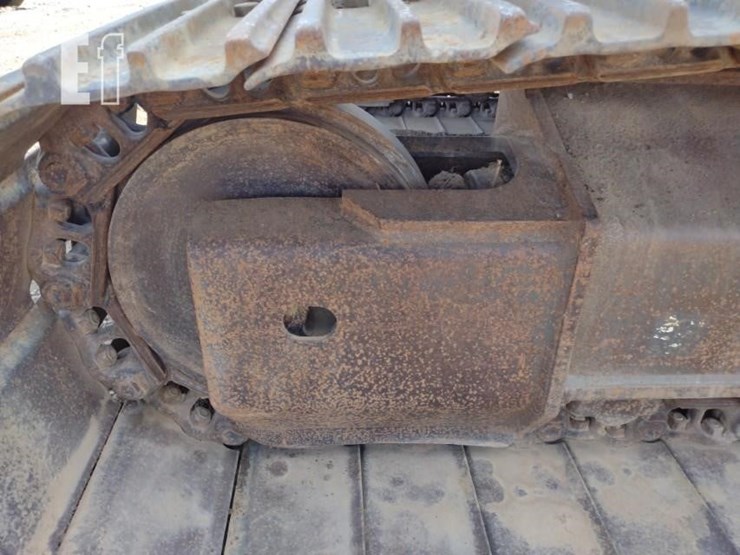 2011-komatsu-pc228us-lc-8-image-23