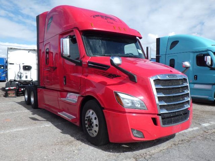 2023-freightliner-cascadia-126-image-2