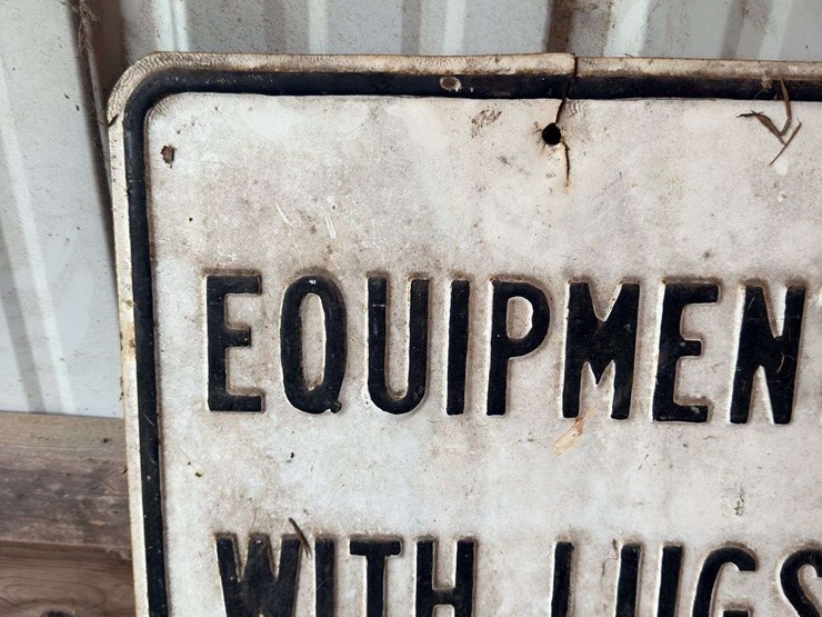 equipment-with-lugs-prohibited-image-2