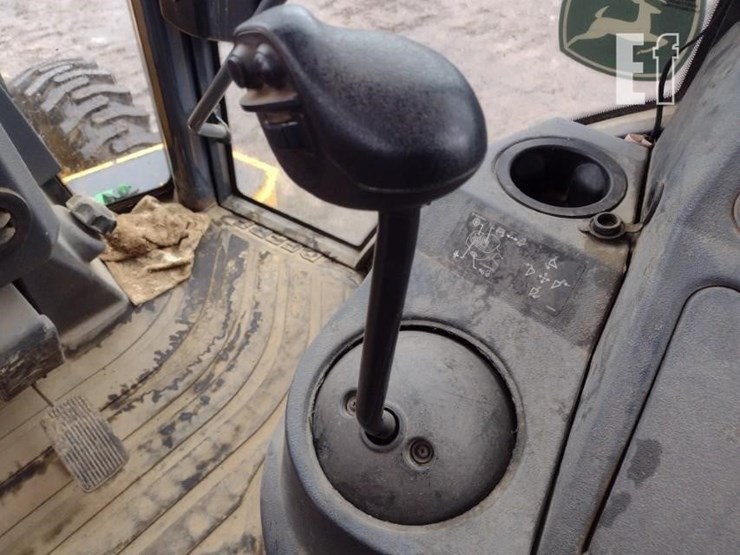 2020-deere-410l-image-8
