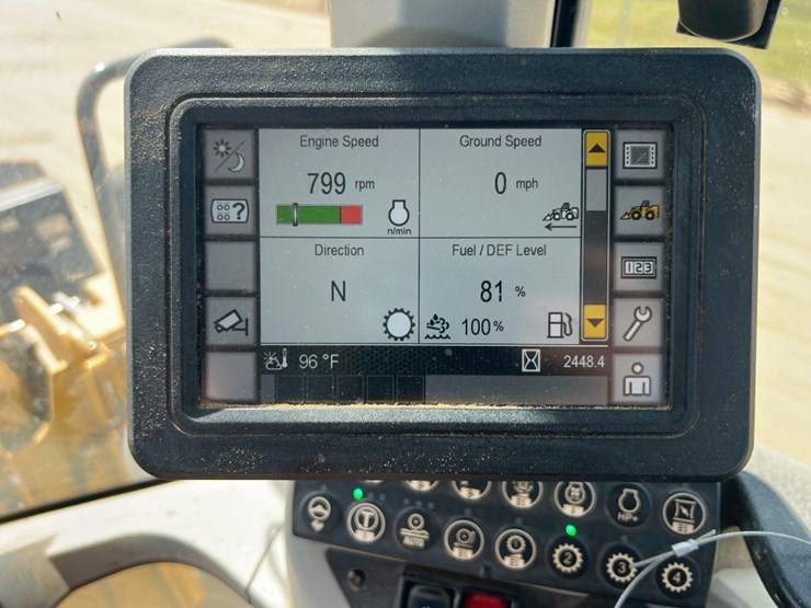2021-caterpillar-926m-image-33