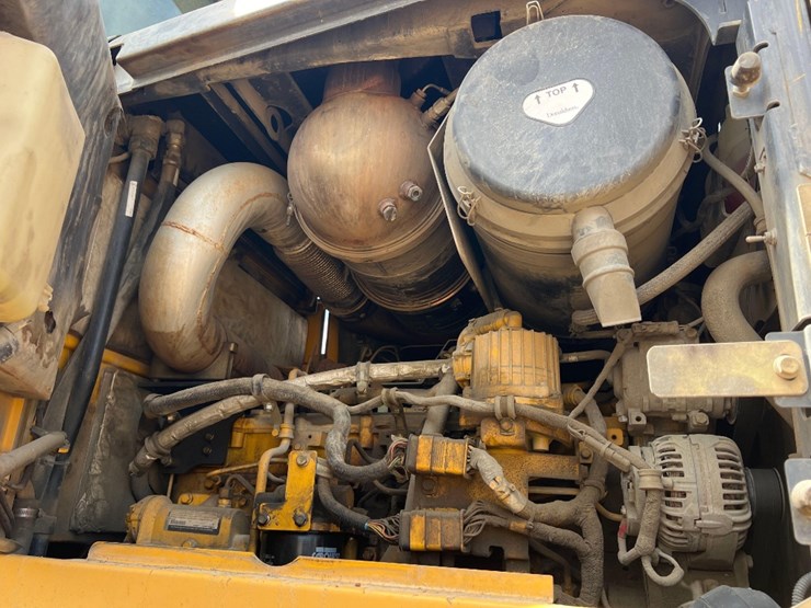 2012-deere-644k-image-16