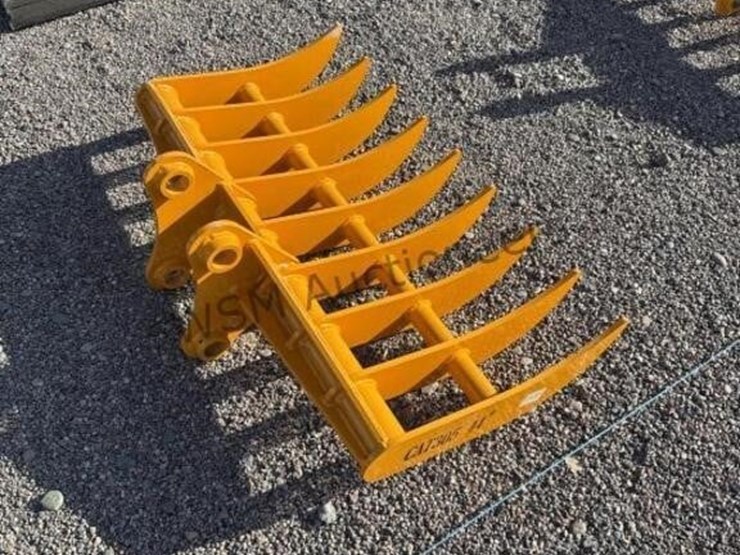 caterpillar-305-image-1