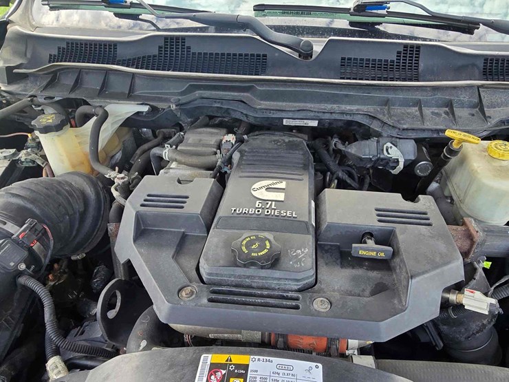 2015-dodge-ram-5500-image-10