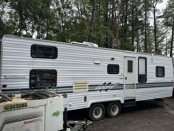 sportsmen-camper-trailer-image-2