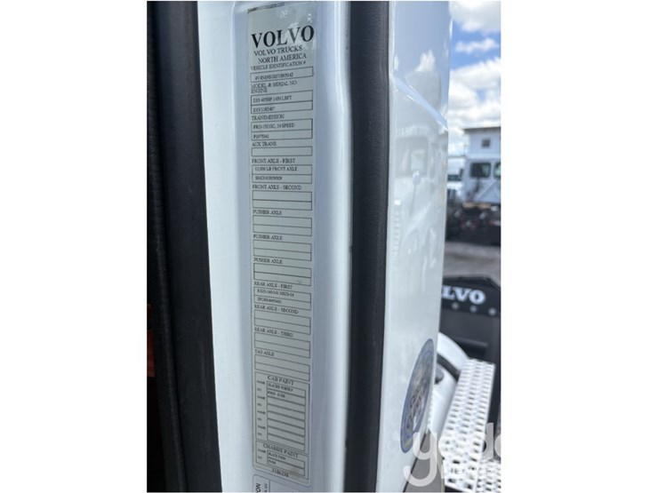 2018-volvo-10-image-6