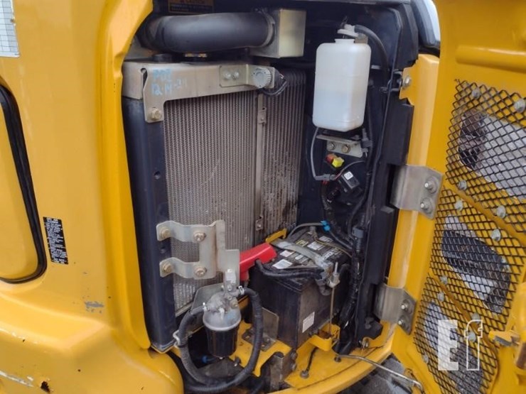 2015-deere-35g-image-43