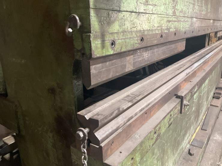 #105-•-175-ton-accur-press-brake-image-19