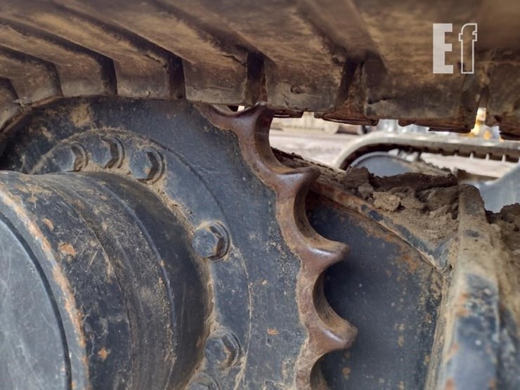 2019-deere-35g-image-39