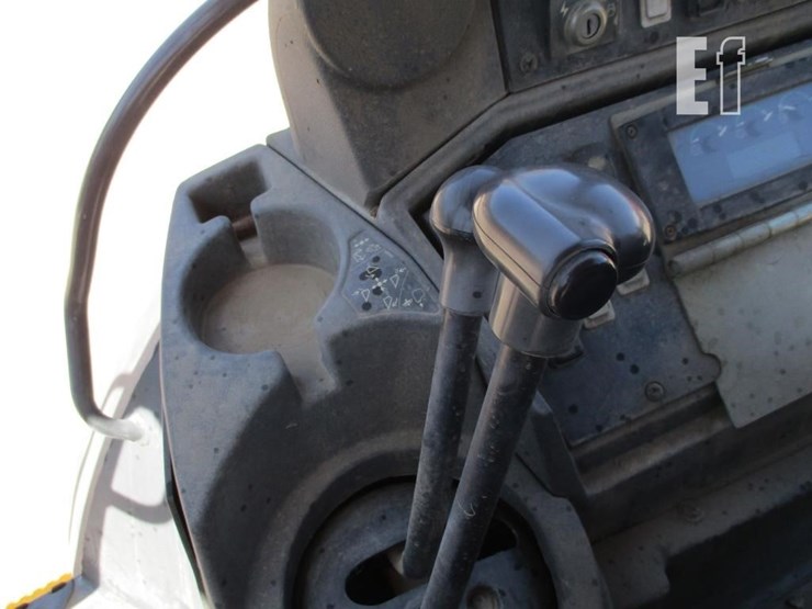 2009-deere-310j-image-9