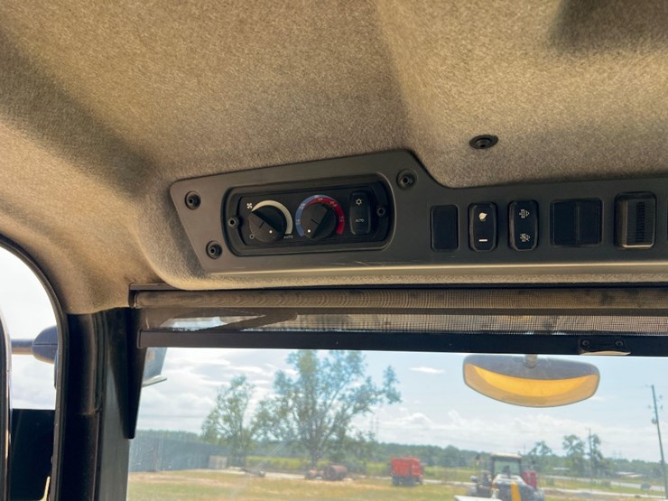 2019-caterpillar-740-gc-image-40