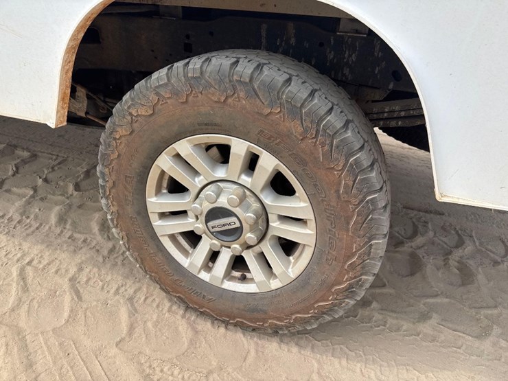2019-ford-f250-xl-image-9